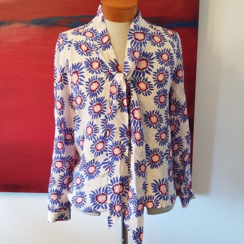 Beautiful tucker top